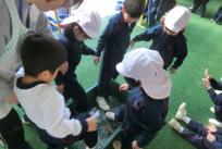 氷ができた日、ペンぼうやの氷！と喜ぶ子どもたち