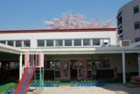 青空に桜が映えます