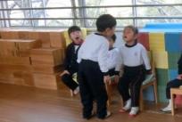 「おなかすいたよー」ご飯をもらうぺんぼうや